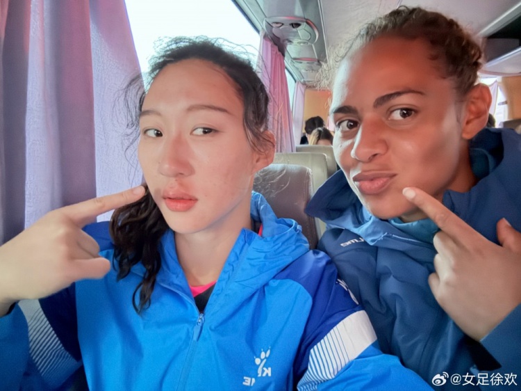 神勇！女足國門徐歡曬照，比賽中被球砸臉仍力保球門不失