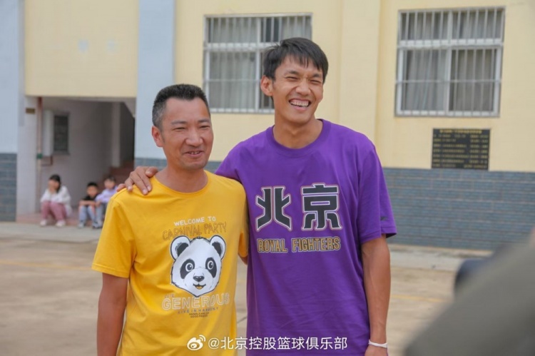 那一封信的故事還在延續(xù) 矣進(jìn)宏母校的師生們來到北京了！