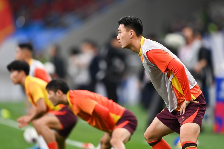 足球報：張玉寧、蔣圣龍均有不同程度傷病，伊萬未讓在熱身賽出場